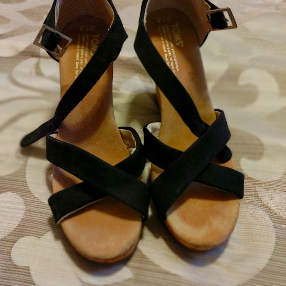 Toms Black Wedges